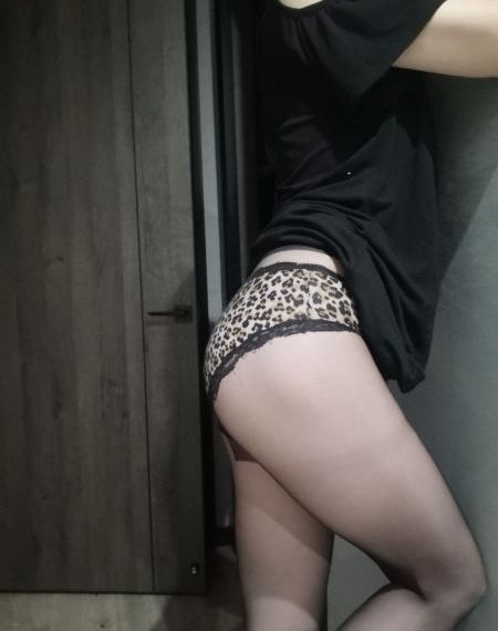 室友的妻子
